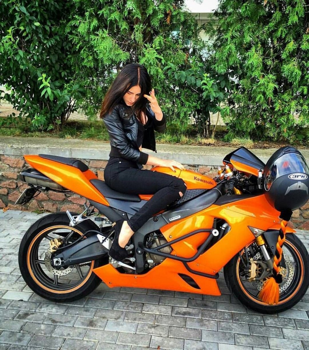 Мотоциклы оранжевого цвета