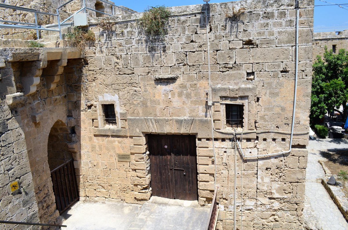 Замок Кирении (VII век);