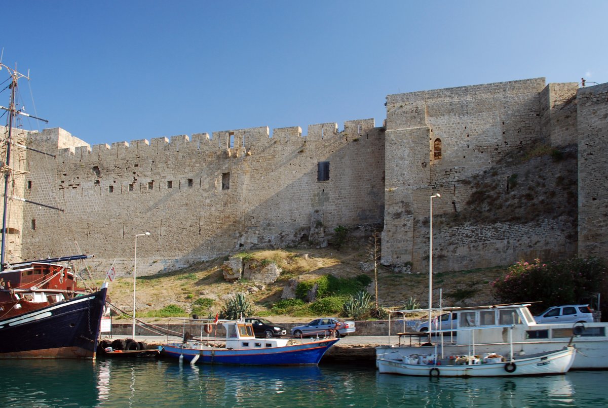 Крепость порт на Кипре
