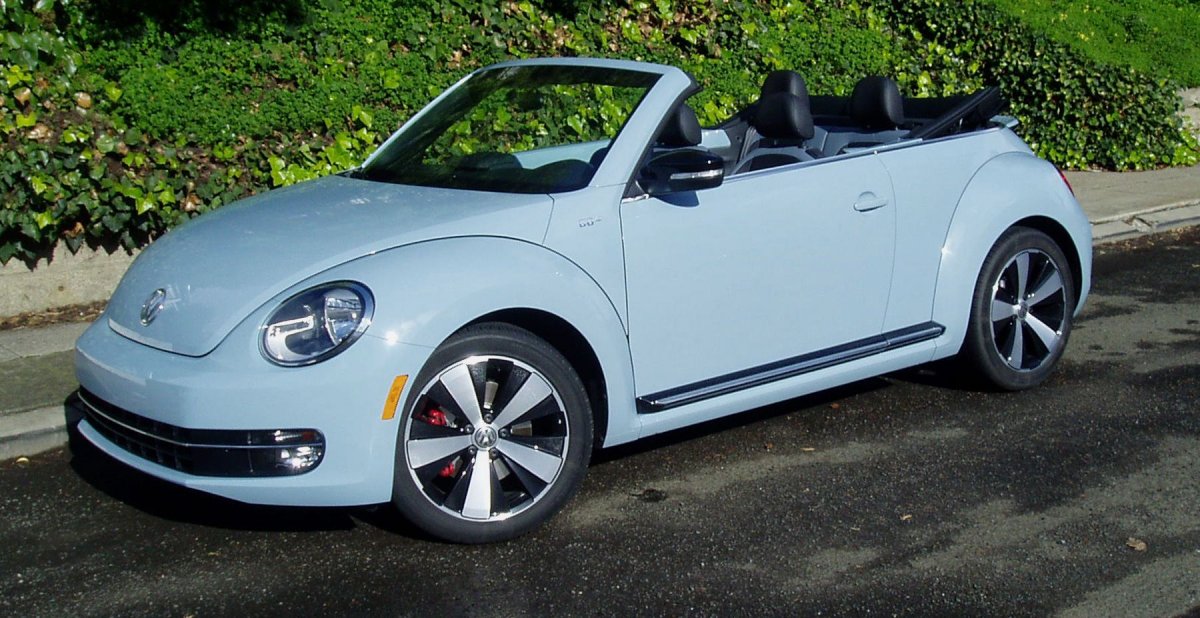 Volkswagen Beetle 2013 синий