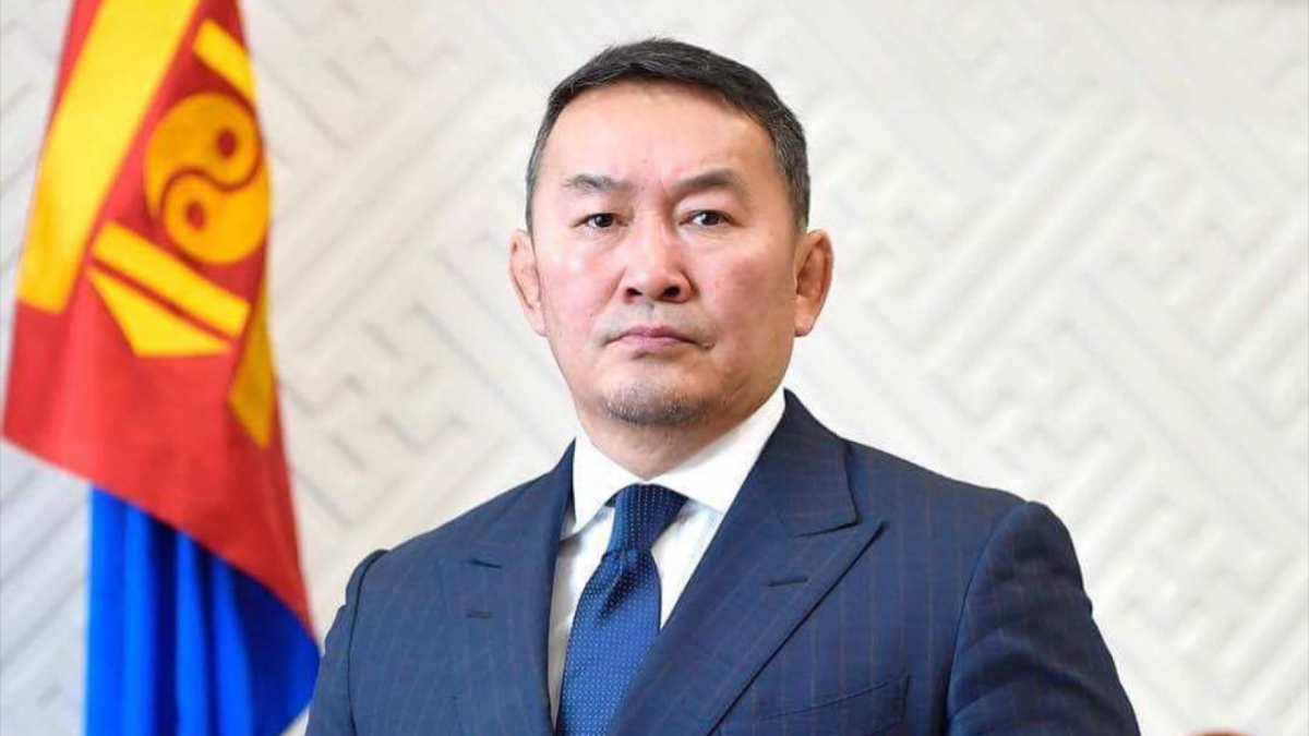 Баттулга президент Монголии жена