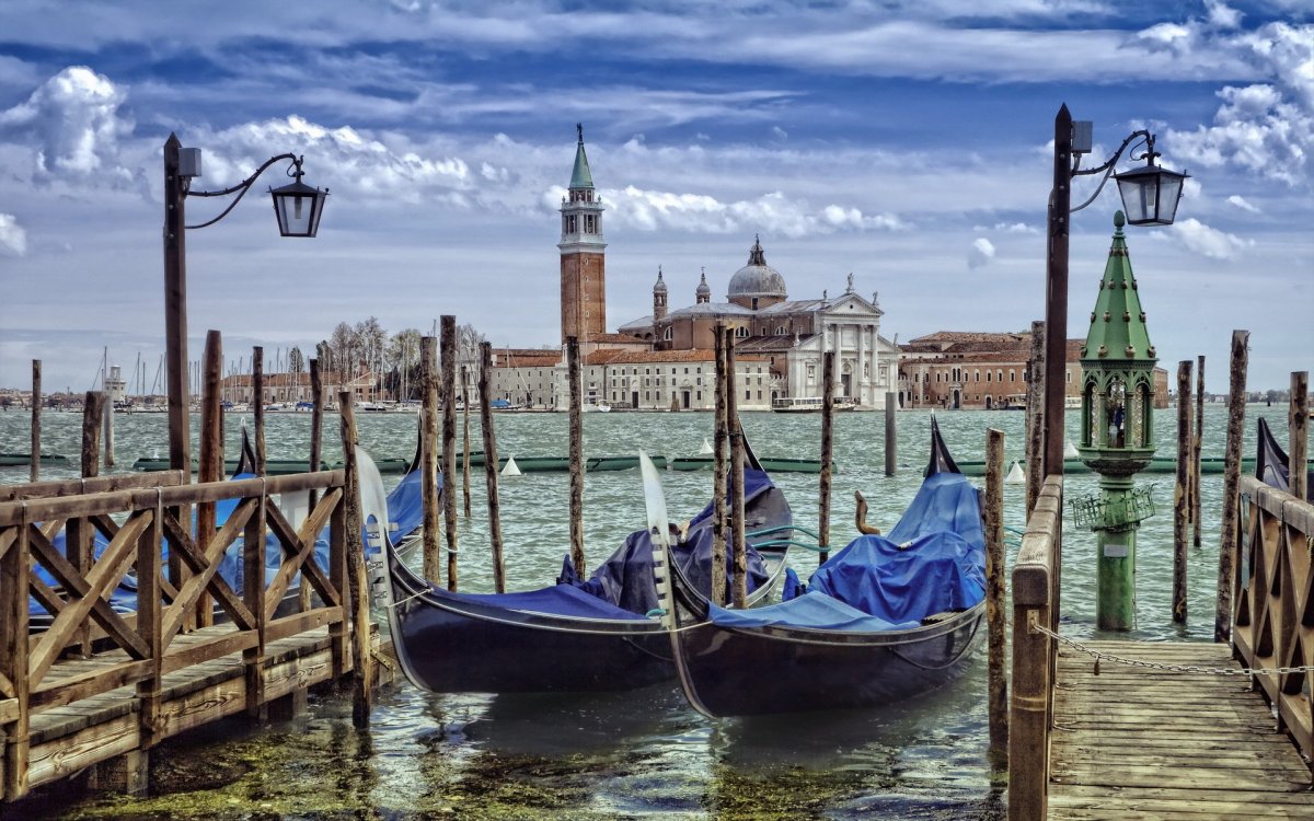 Италия Венеция гондолы Пристань