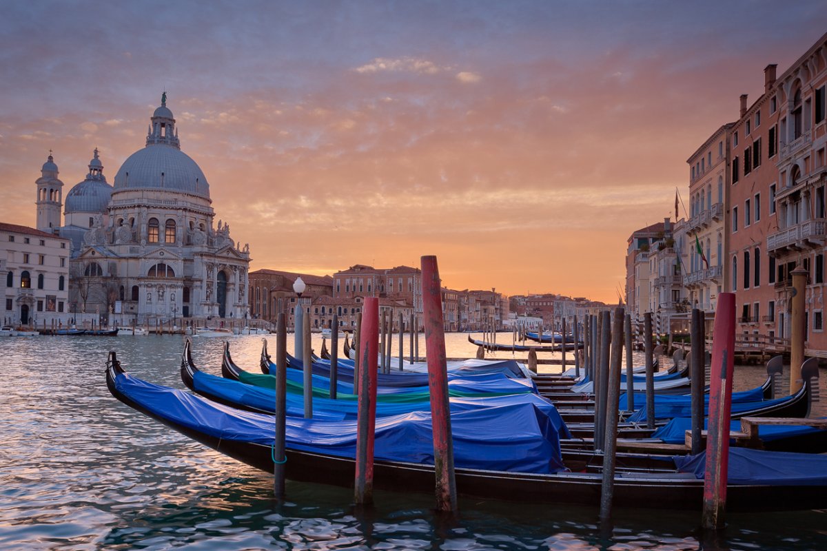 Венеция гондола собор закат