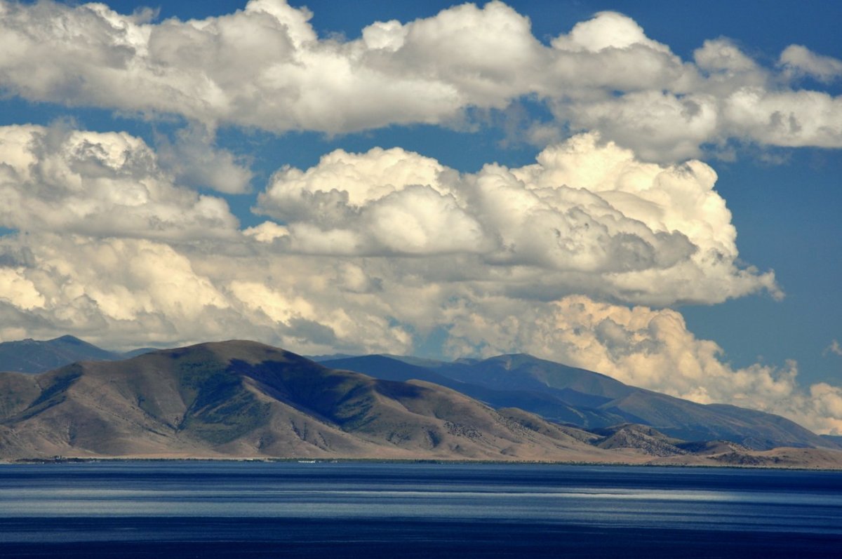 Гора Арагац и озеро кари