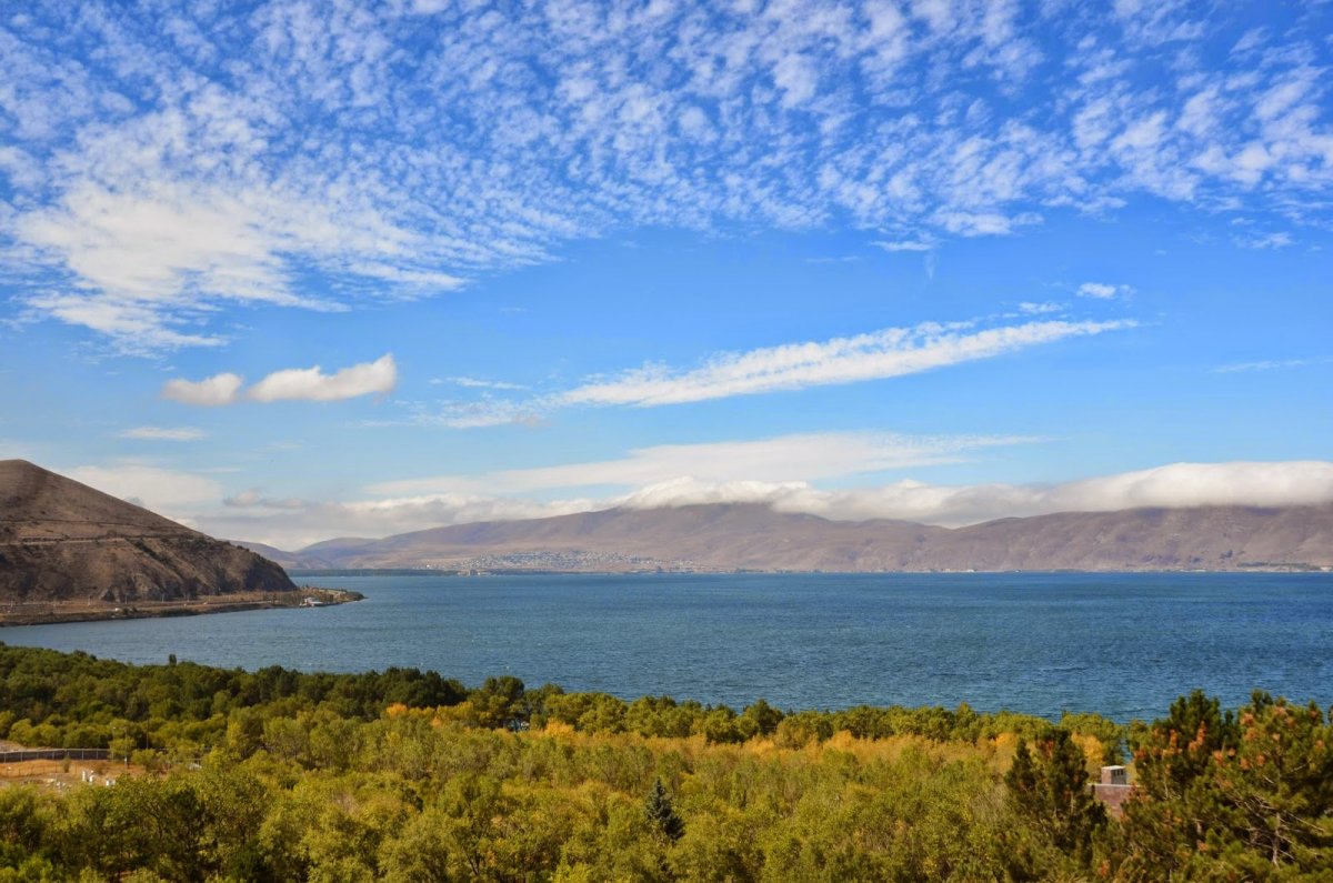 Соленое озеро в Армении