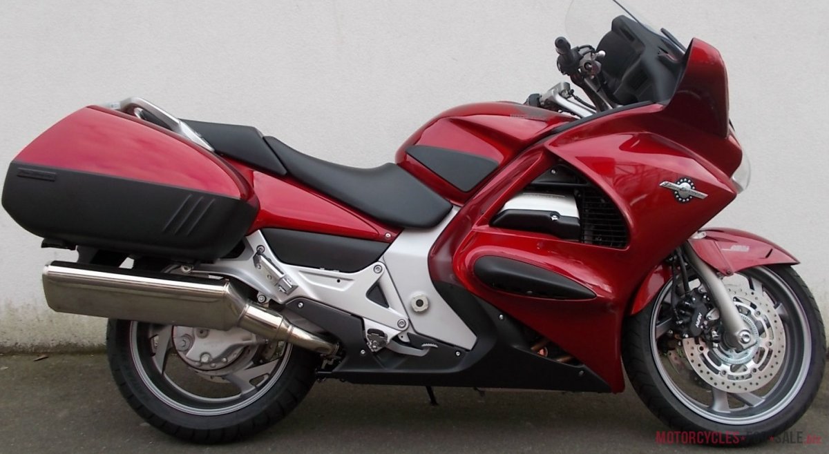 Мотоцикл st1100 Honda