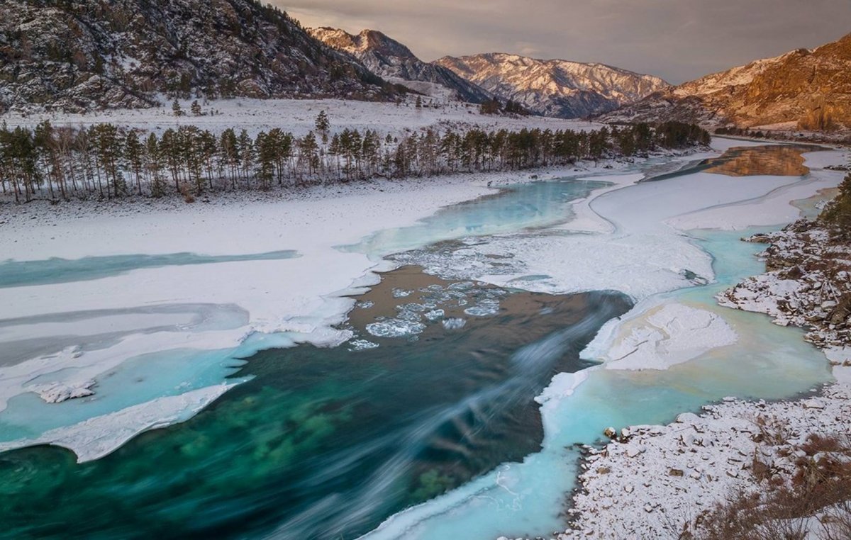 Река Катунь горный Алтай зимой
