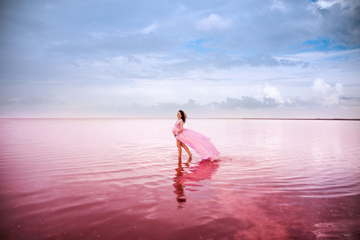 Розовое озеро Яровое