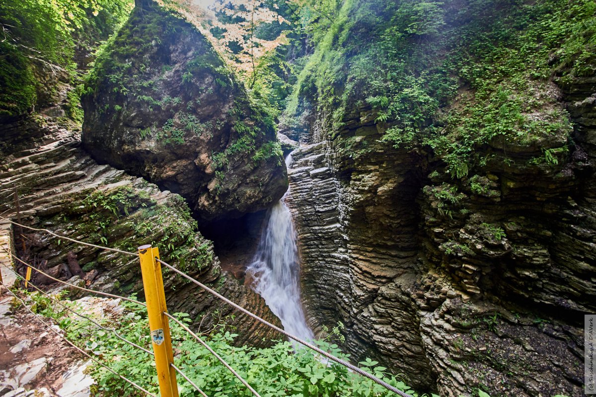 Водопад каскадный Лагонаки