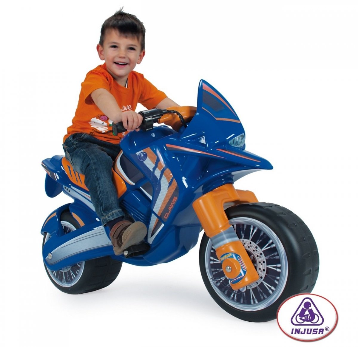 Ребенок на байкерском мотоцикле