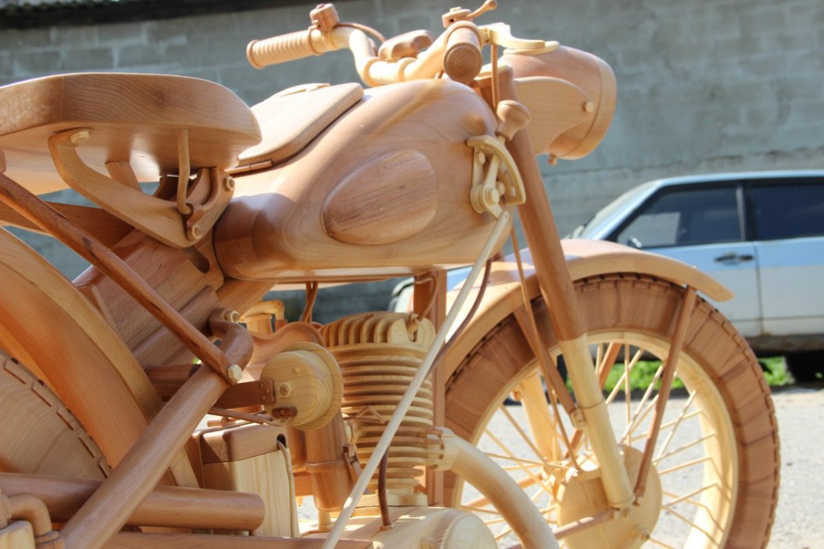 Настоящий мотоцикл из дерева