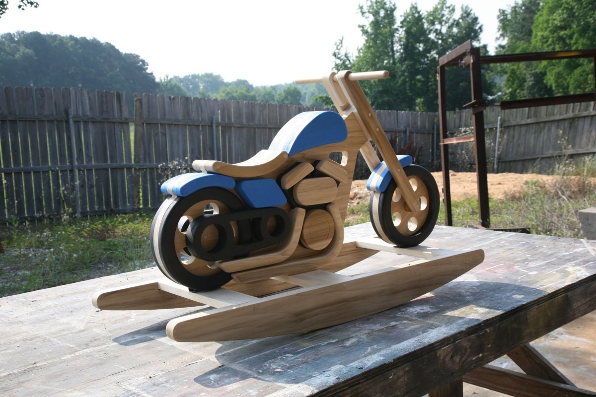 Скульптура дерево мотоцикл