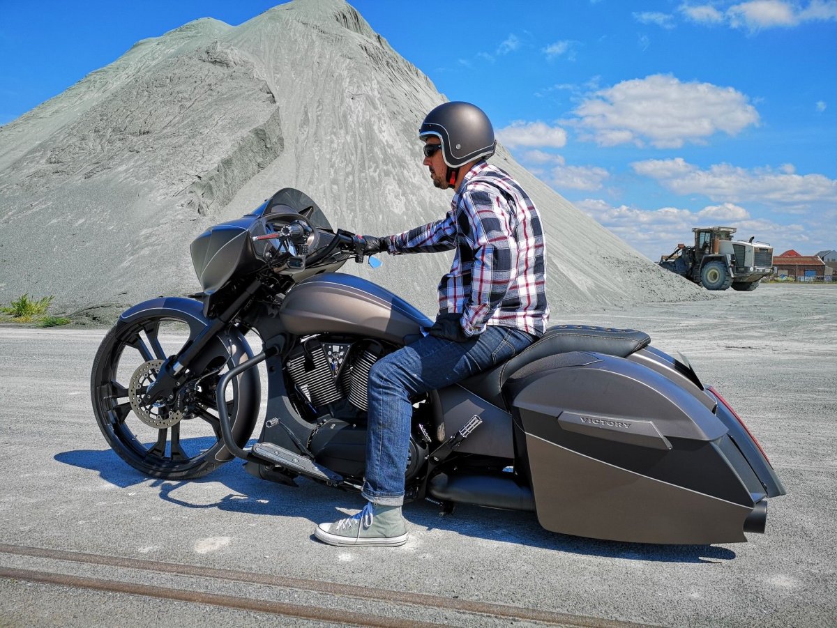 Victory Cross Country Bagger