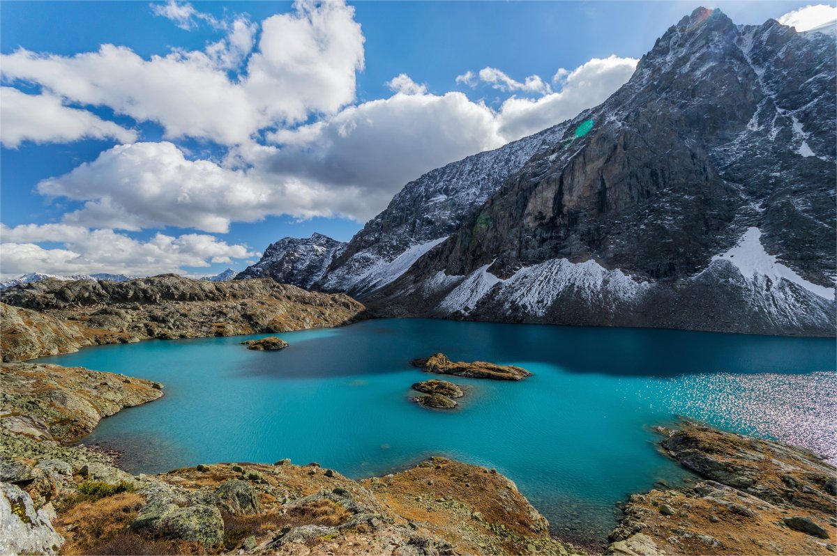 Гейзерное озеро горный Алтай