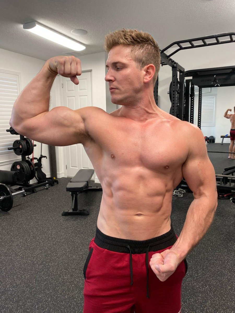 Biceps Danilo Степанова