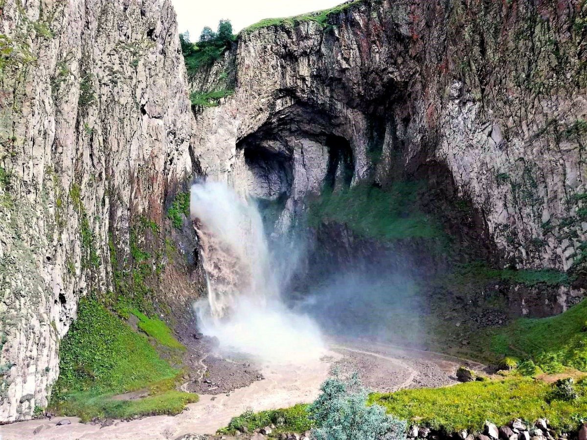 Водопад Чараур Дагестан