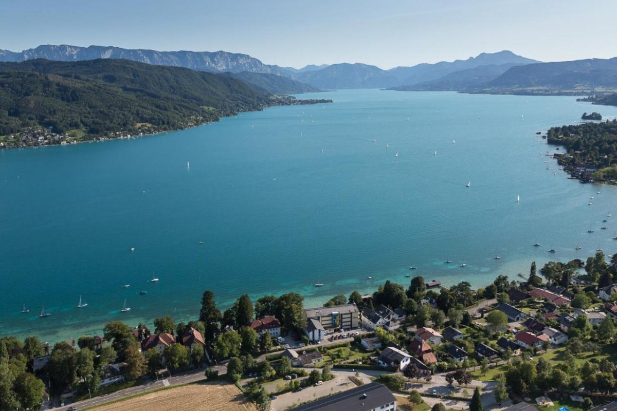 What is the largest Lake in the Salzkammergut?
