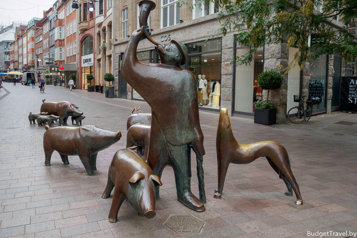 Bremen Town musicians Statue