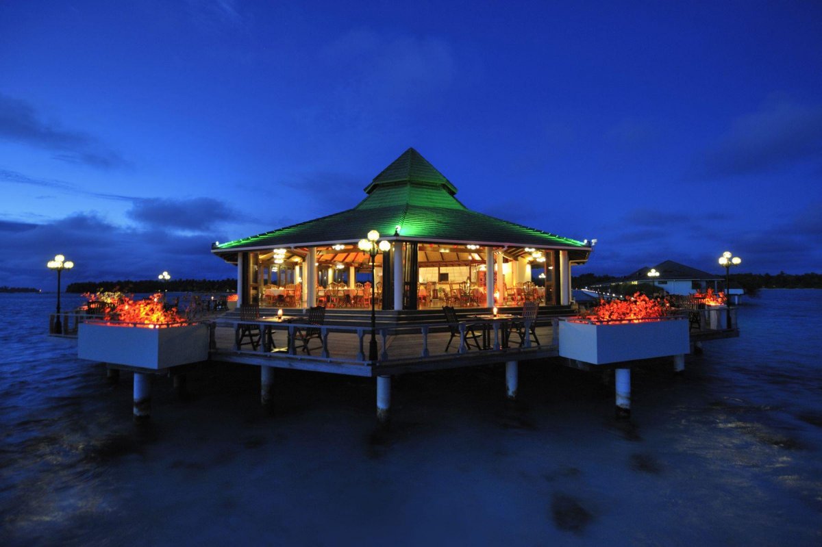 Veligandu Island Resort & Spa 4*