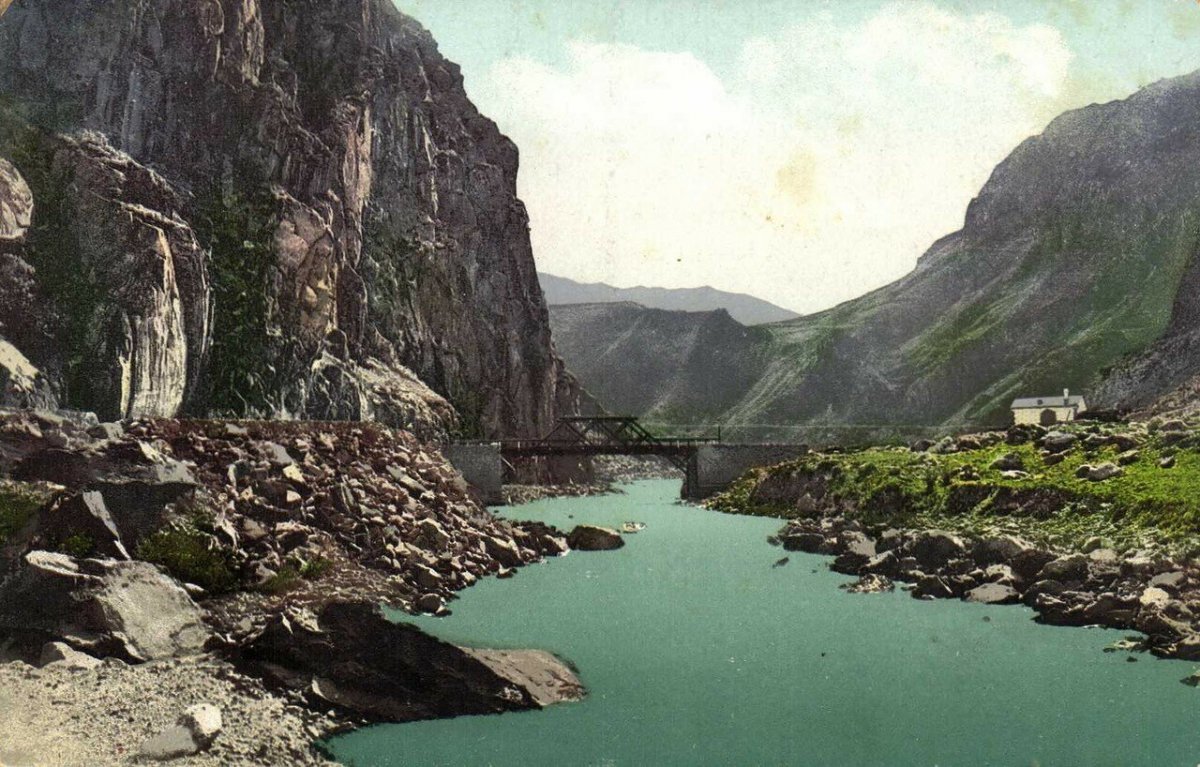 Горы Дагестана каньон