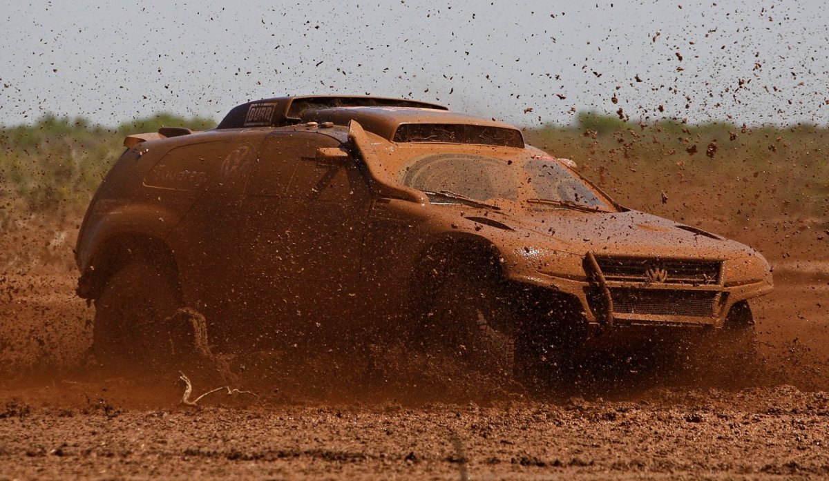 Машина в грязи