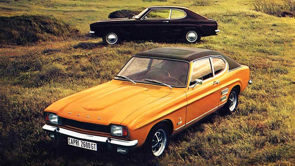 Форд купе 1975 с заслонками на фарах