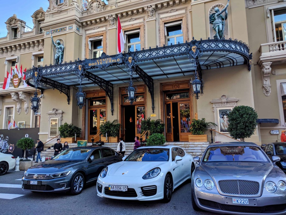 Кабриолеты Mercedes в Монте Карло