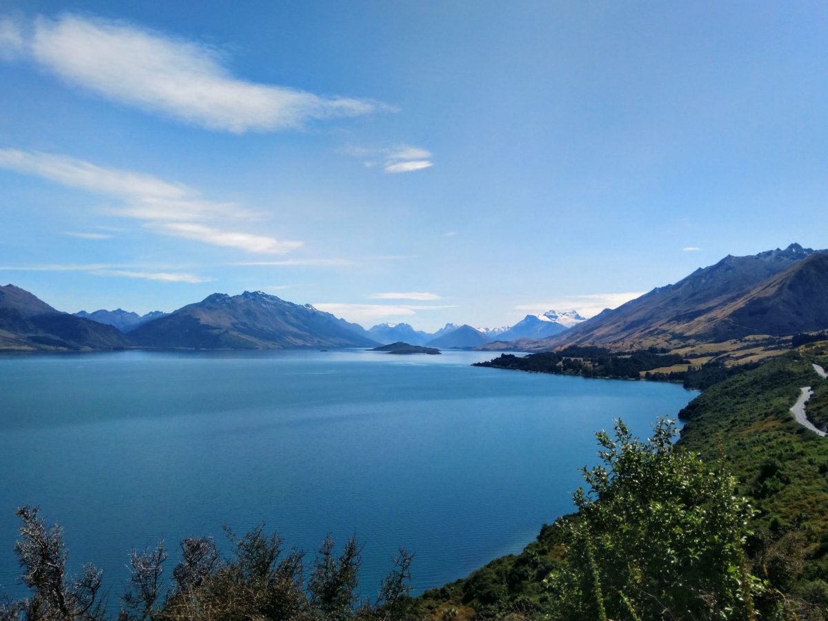 Желтое озеро в новой Зеландии
