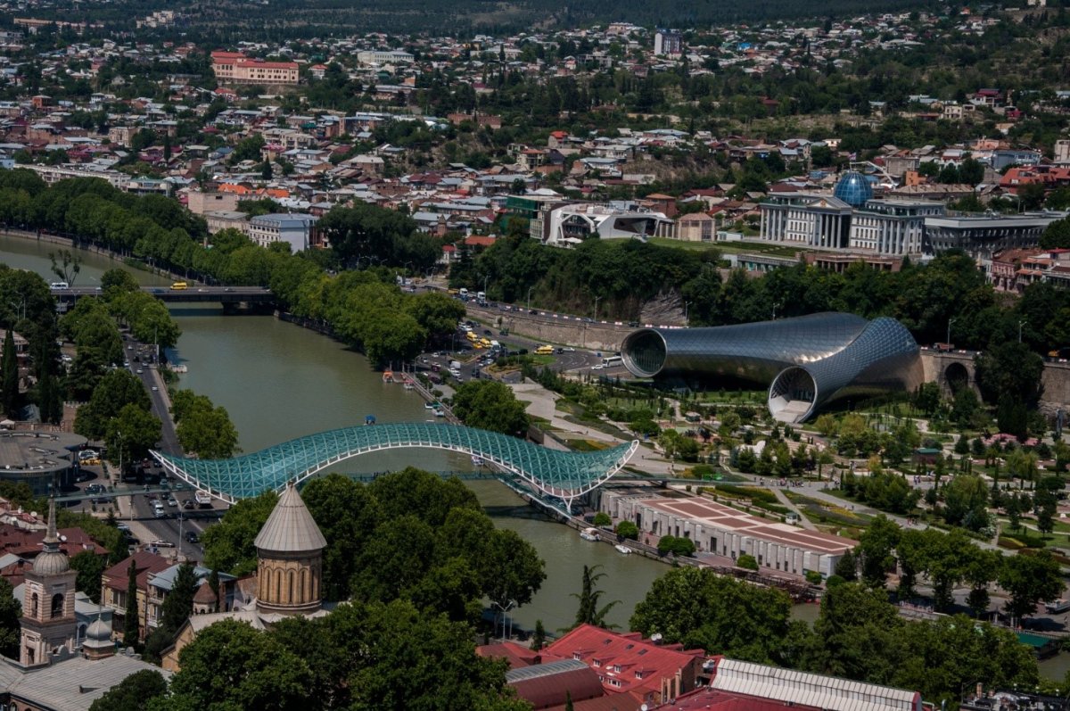 Парк мира Тбилиси