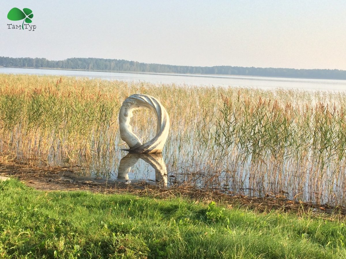 Озеро Свитязь статуя