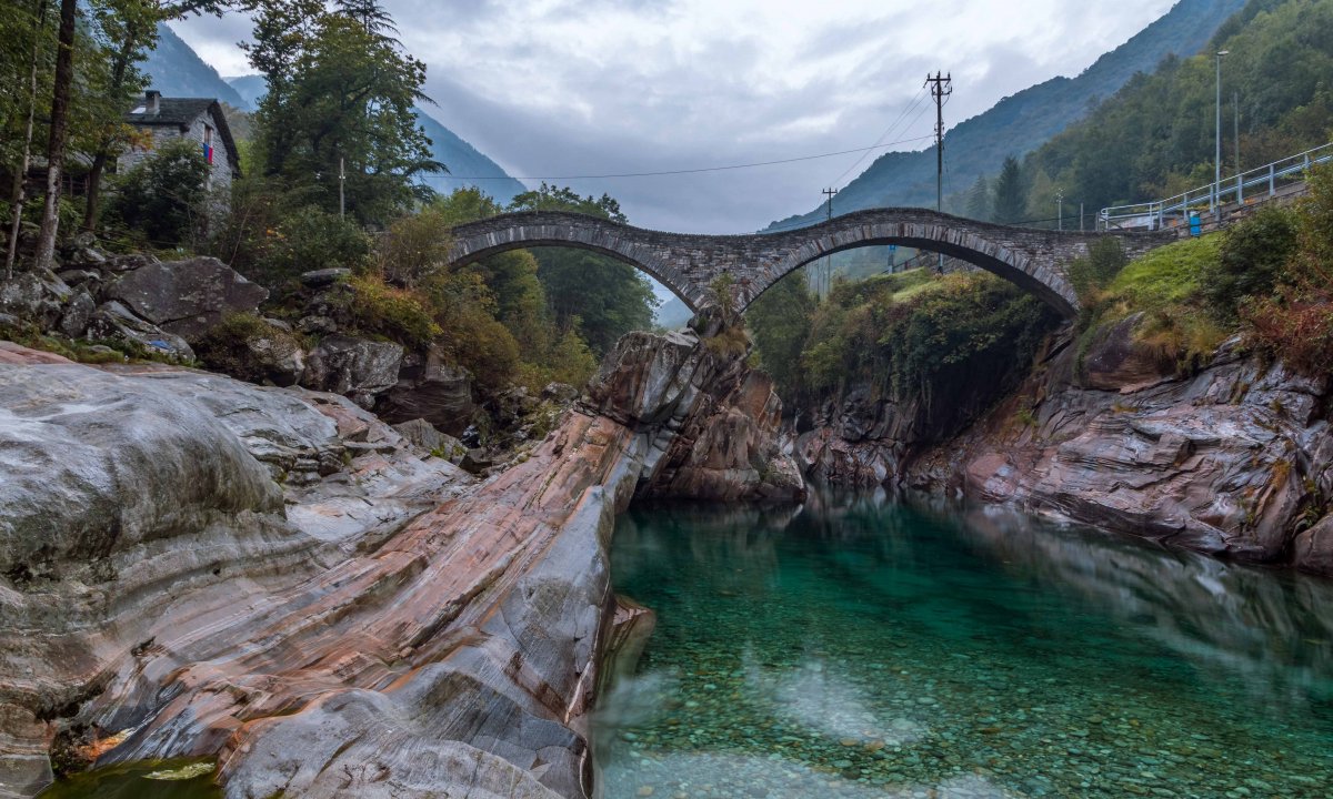 Река Верзаска самая прозрачная река в мире Швейцария