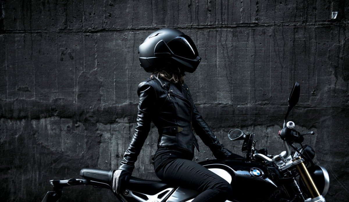 Девушки на мотоциклах в экипировке