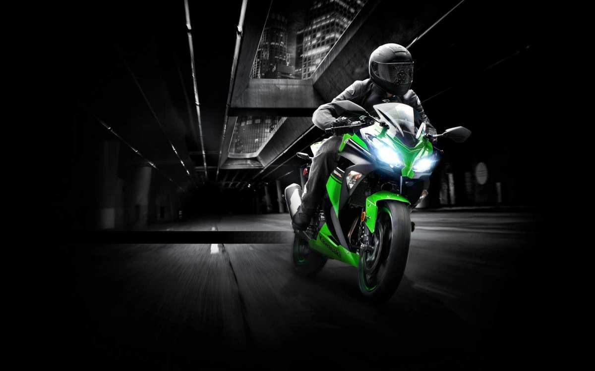 Kawasaki Ninja h2r источник: https://expertology.ru/30-luchshikh-mototsiklov/#q-product-1