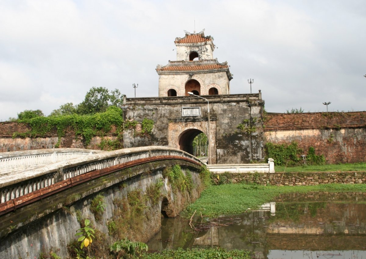 Хоа Лу, древнюю столицу Вьетнама.