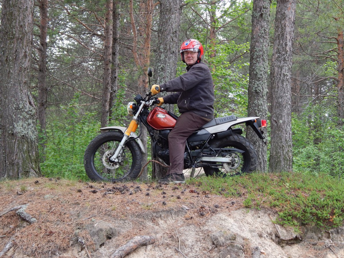 Yamaha TW 200 В лесу