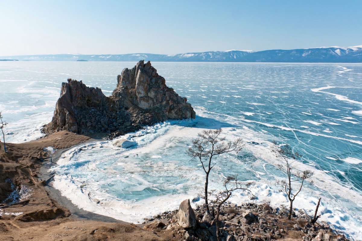 Шаманка Байкал зима