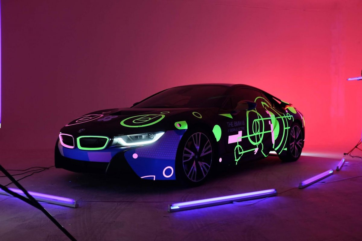 BMW i8 с подсветкой