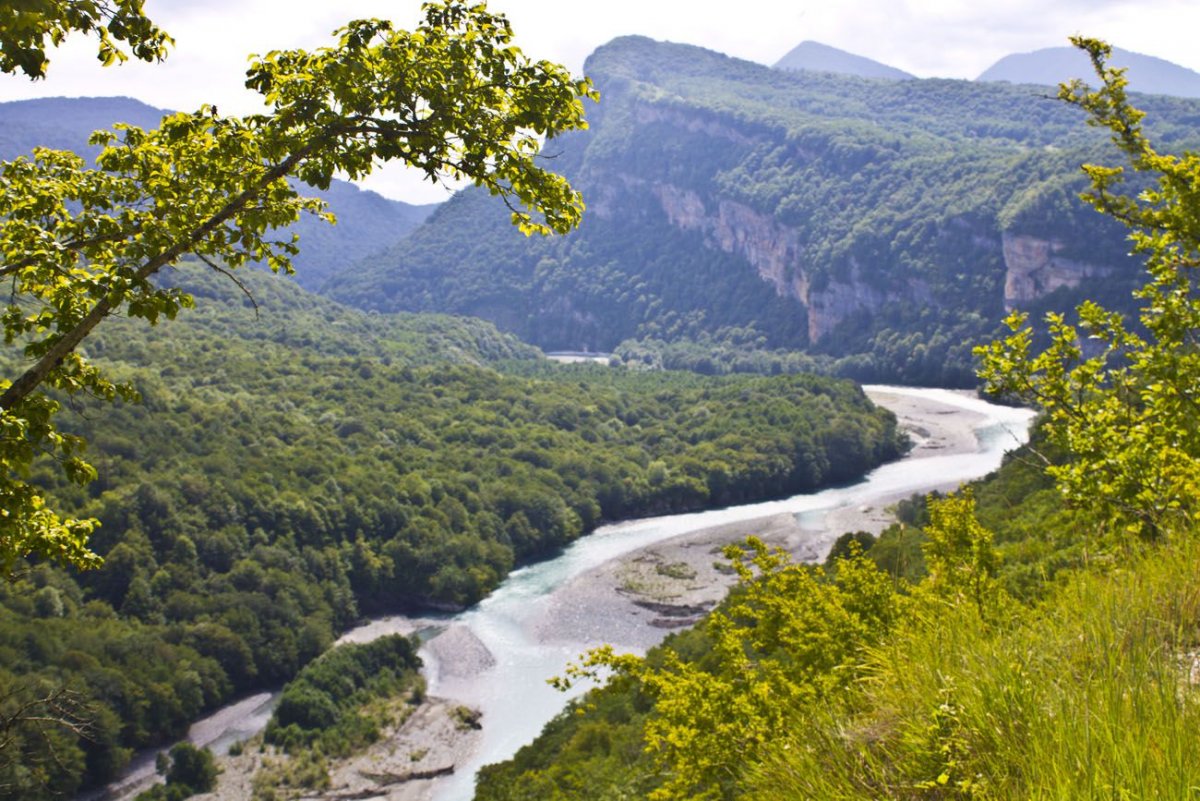 Река Репруа в Абхазии фото