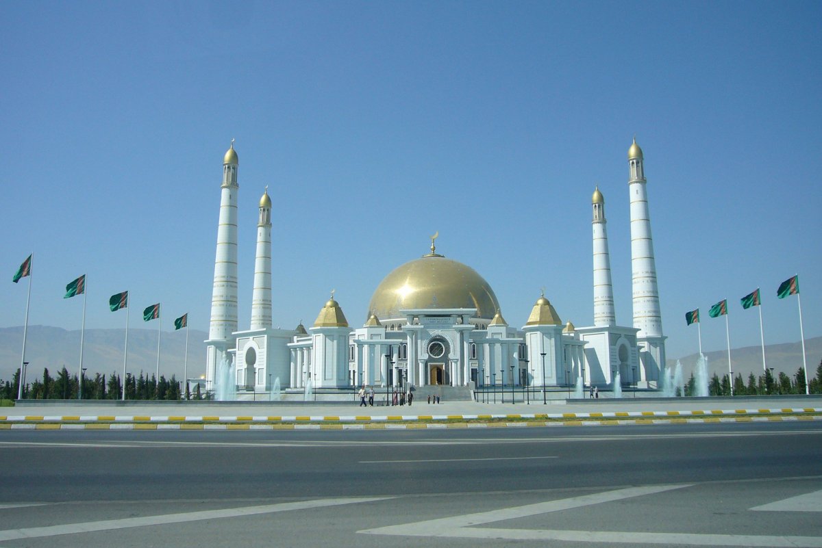 Ашхабад монумент нейтралитета