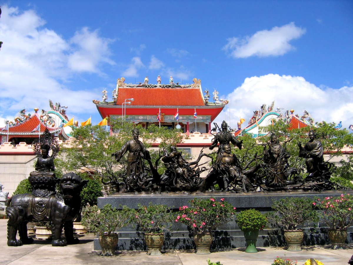 Нонг Нуч статуя Будды