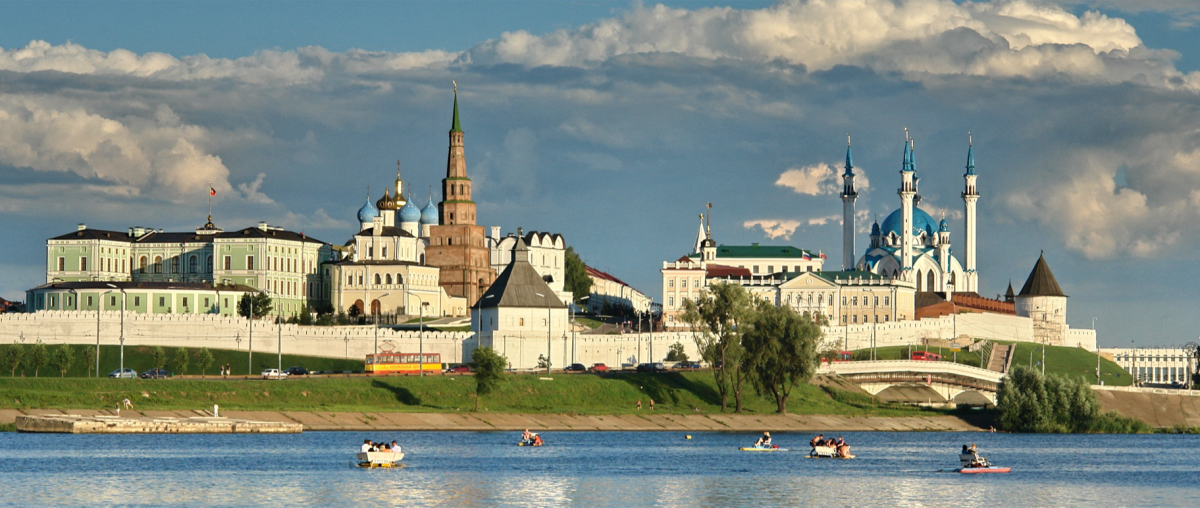 Казанский Кремль с флагом Татарстана