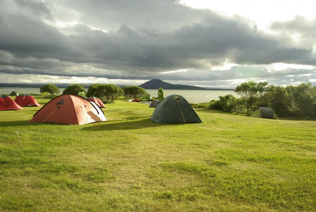 Белк озеро Хакасия палатки