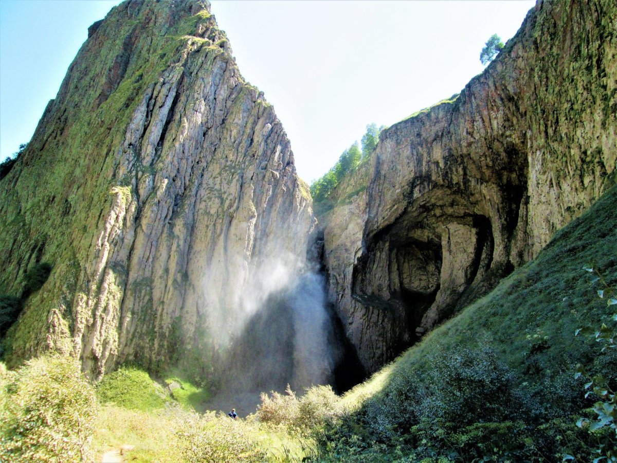 Водопад в Чегемском ущелье Абай Су