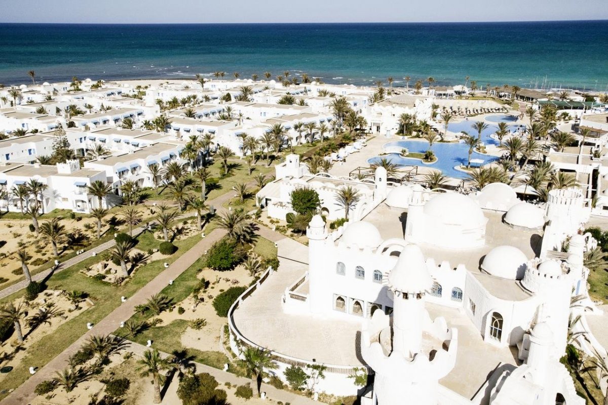 Тунис песок на пляже