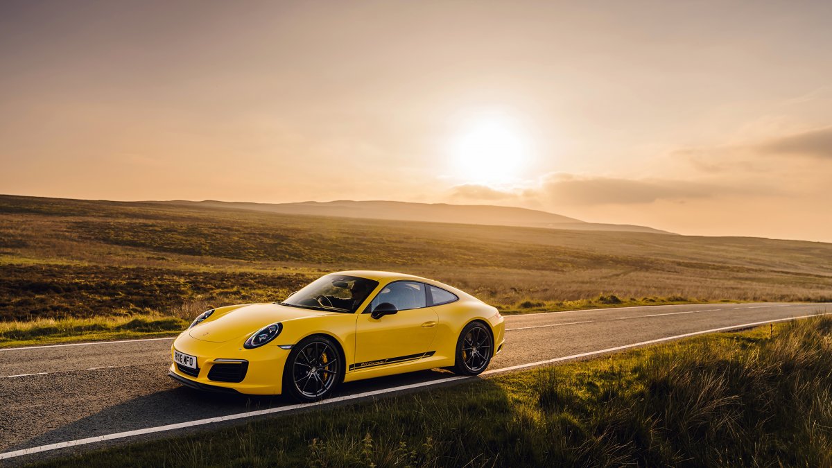 Porsche 911 Carrera Yellow