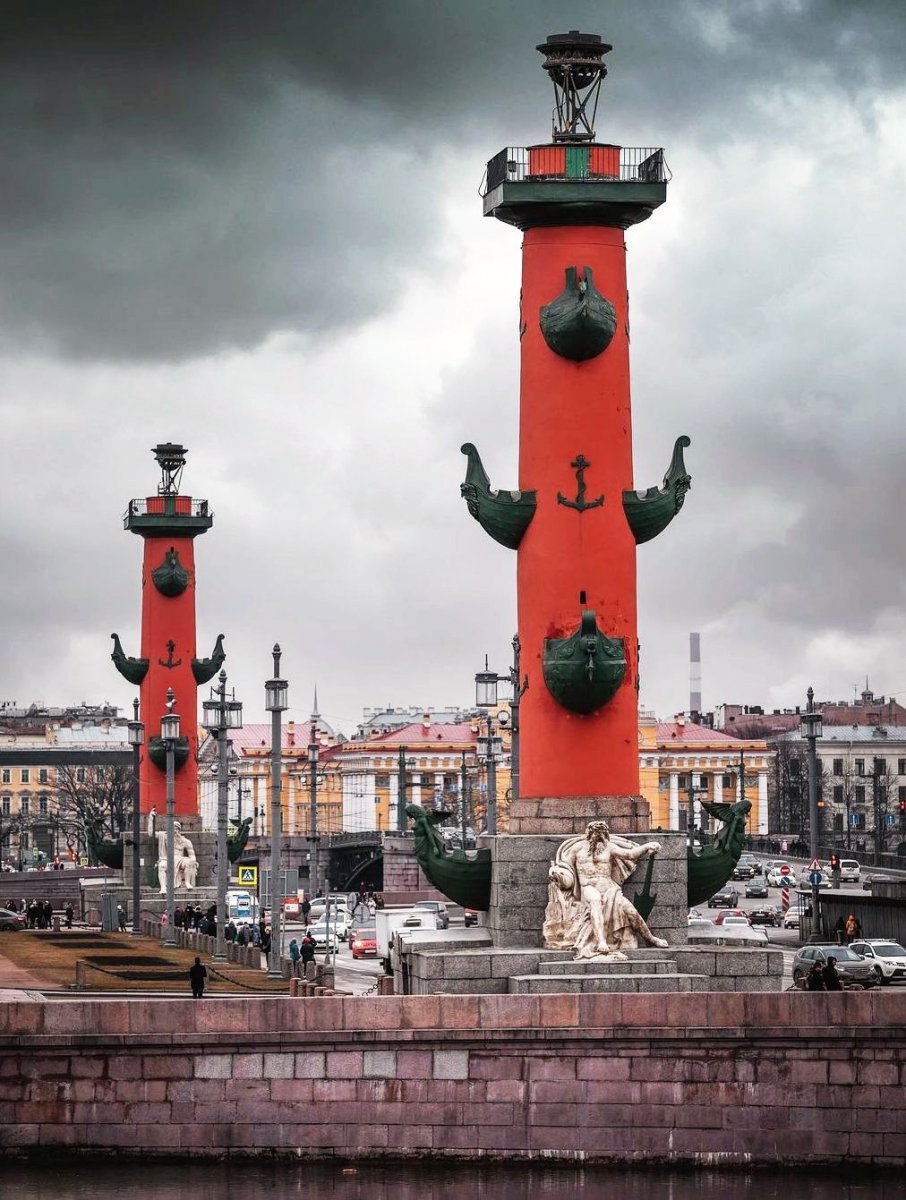 Ростральные колонны Санкт-Петербург
