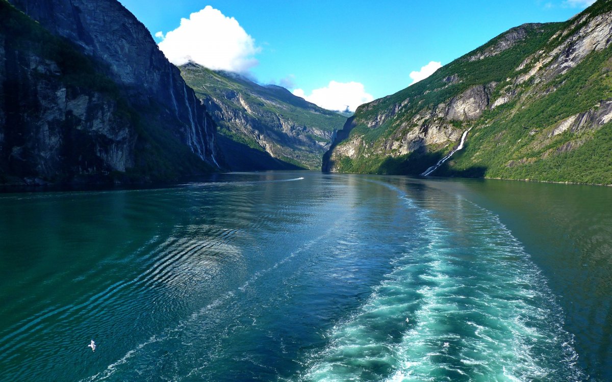 Фьорды Норвегии с реками