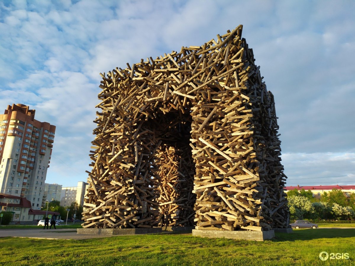 Памятник миг на взлете в Перми