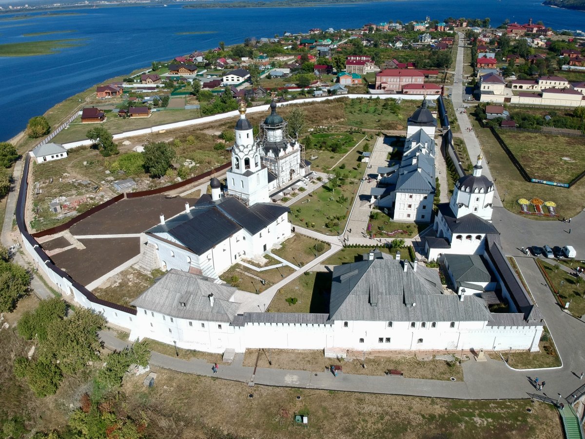 Остров град Свияжск мужской храм