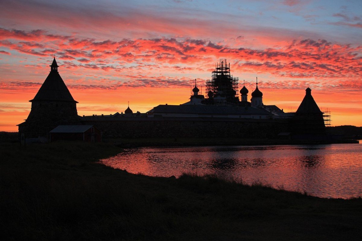 Спасо-Преображенский Соловецкий монастырь закат